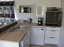 Modern 6-person Chalet in the Frisian Countryside, 3 Bedrooms and Wifi