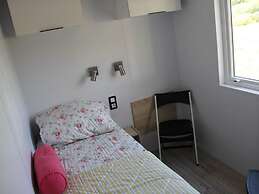 Modern 6-person Chalet in the Frisian Countryside, 3 Bedrooms and Wifi