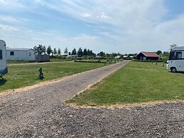 Modern 6-person Chalet in the Frisian Countryside, 3 Bedrooms and Wifi