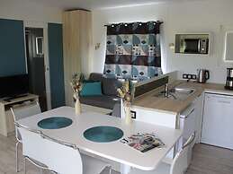 Modern 6-person Chalet in the Frisian Countryside, 3 Bedrooms and Wifi