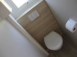 Modern 6-person Chalet in the Frisian Countryside, 3 Bedrooms and Wifi