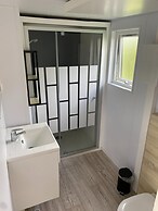 Modern 6-person Chalet in the Frisian Countryside, 3 Bedrooms and Wifi