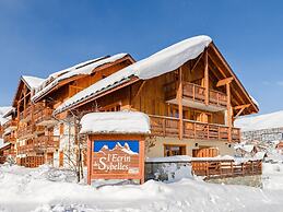 Spacious Apartment 500 m. From the Slopes of Les Sybelles