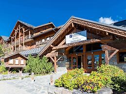 Spacious Apartment 500 m. From the Slopes of Les Sybelles