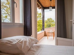 Spacious and Modern Villa With Large Garden and BBQ Area