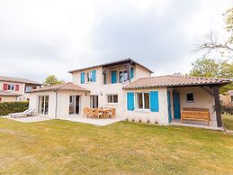 Spacious and Modern Villa With Large Garden and BBQ Area