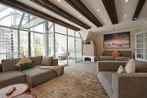 Cottage With a Fireplace Just 10 Minutes From the Beach