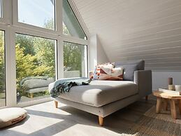 Cottage With a Fireplace Just 10 Minutes From the Beach