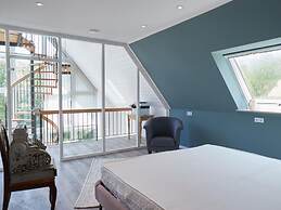 Cottage With a Fireplace Just 10 Minutes From the Beach