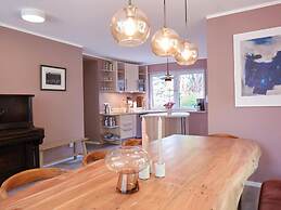 Cottage With a Fireplace Just 10 Minutes From the Beach