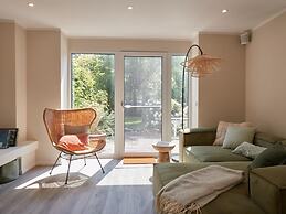 Cottage With a Fireplace Just 10 Minutes From the Beach