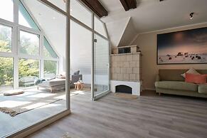 Cottage With a Fireplace Just 10 Minutes From the Beach