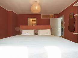 Cottage With a Fireplace Just 10 Minutes From the Beach