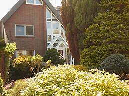 Cottage With a Fireplace Just 10 Minutes From the Beach