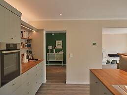 Cottage With a Fireplace Just 10 Minutes From the Beach