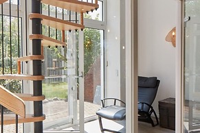 Cottage With a Fireplace Just 10 Minutes From the Beach