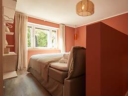 Cottage With a Fireplace Just 10 Minutes From the Beach