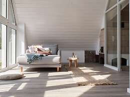 Cottage With a Fireplace Just 10 Minutes From the Beach