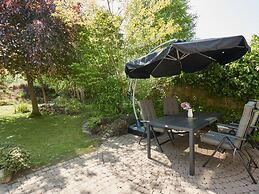 Cottage With a Fireplace Just 10 Minutes From the Beach