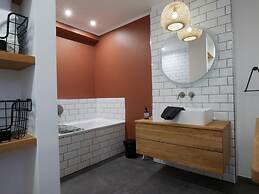 Cottage With a Fireplace Just 10 Minutes From the Beach