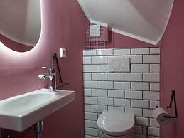 Cottage With a Fireplace Just 10 Minutes From the Beach