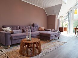 Cottage With a Fireplace Just 10 Minutes From the Beach