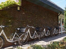 Cottage With a Fireplace Just 10 Minutes From the Beach