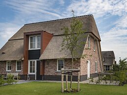 Luxury Villa With a Sauna, at the Tjeukemeer