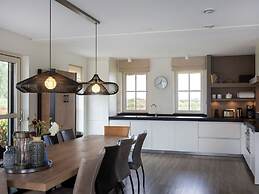 Luxury Villa With a Sauna, at the Tjeukemeer