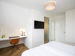 Luxury Villa With a Sauna, at the Tjeukemeer