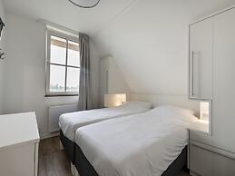 Luxury Villa With a Sauna, at the Tjeukemeer