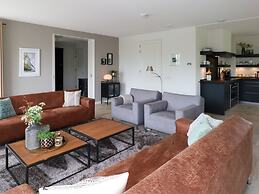 Luxury Villa With a Sauna, at the Tjeukemeer