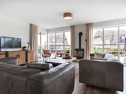 Luxury Villa With a Sauna, at the Tjeukemeer