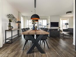 Luxury Villa With a Sauna, at the Tjeukemeer