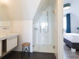 Luxury Villa With a Sauna, at the Tjeukemeer