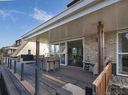 Luxury Villa With a Sauna, at the Tjeukemeer