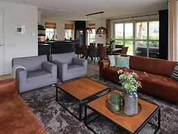 Luxury Villa With a Sauna, at the Tjeukemeer