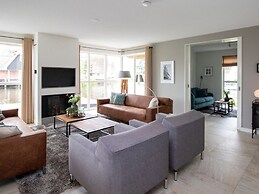 Luxury Villa With a Sauna, at the Tjeukemeer