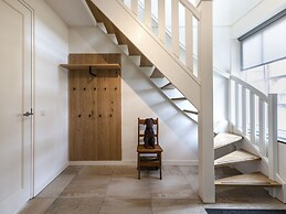 Luxury Villa With a Sauna, at the Tjeukemeer