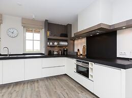 Luxury Villa With a Sauna, at the Tjeukemeer