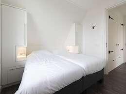 Luxury Villa With a Sauna, at the Tjeukemeer