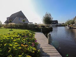 Luxury Villa With a Sauna, at the Tjeukemeer