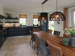 Luxury Villa With a Sauna, at the Tjeukemeer