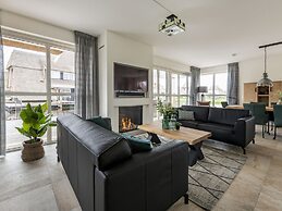 Luxury Villa With a Sauna, at the Tjeukemeer