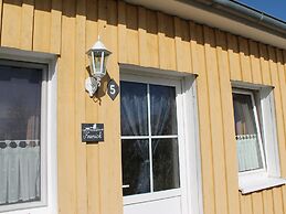 Charmante Ferienwohnung mit Garten in Wiek