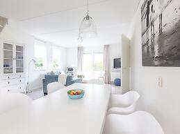 Nice Holiday Home With Washing Machine, in a Holiday Park 200m. From t