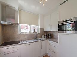 Nice Holiday Home With Washing Machine, in a Holiday Park 200m. From t