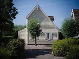 Nice Holiday Home With Washing Machine, in a Holiday Park 200m. From t