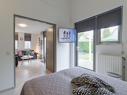 Nice Holiday Home With Washing Machine, in a Holiday Park 200m. From t