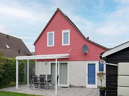 Nice Holiday Home With Washing Machine, in a Holiday Park 200m. From t